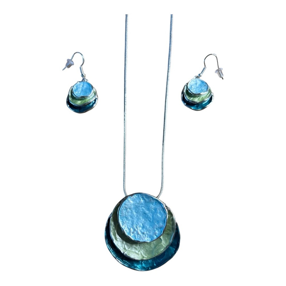 NECKLACE & EARRINGS “Layered Lake” Set In Light Blue, Light Green & Aqua ✨NWOT✨